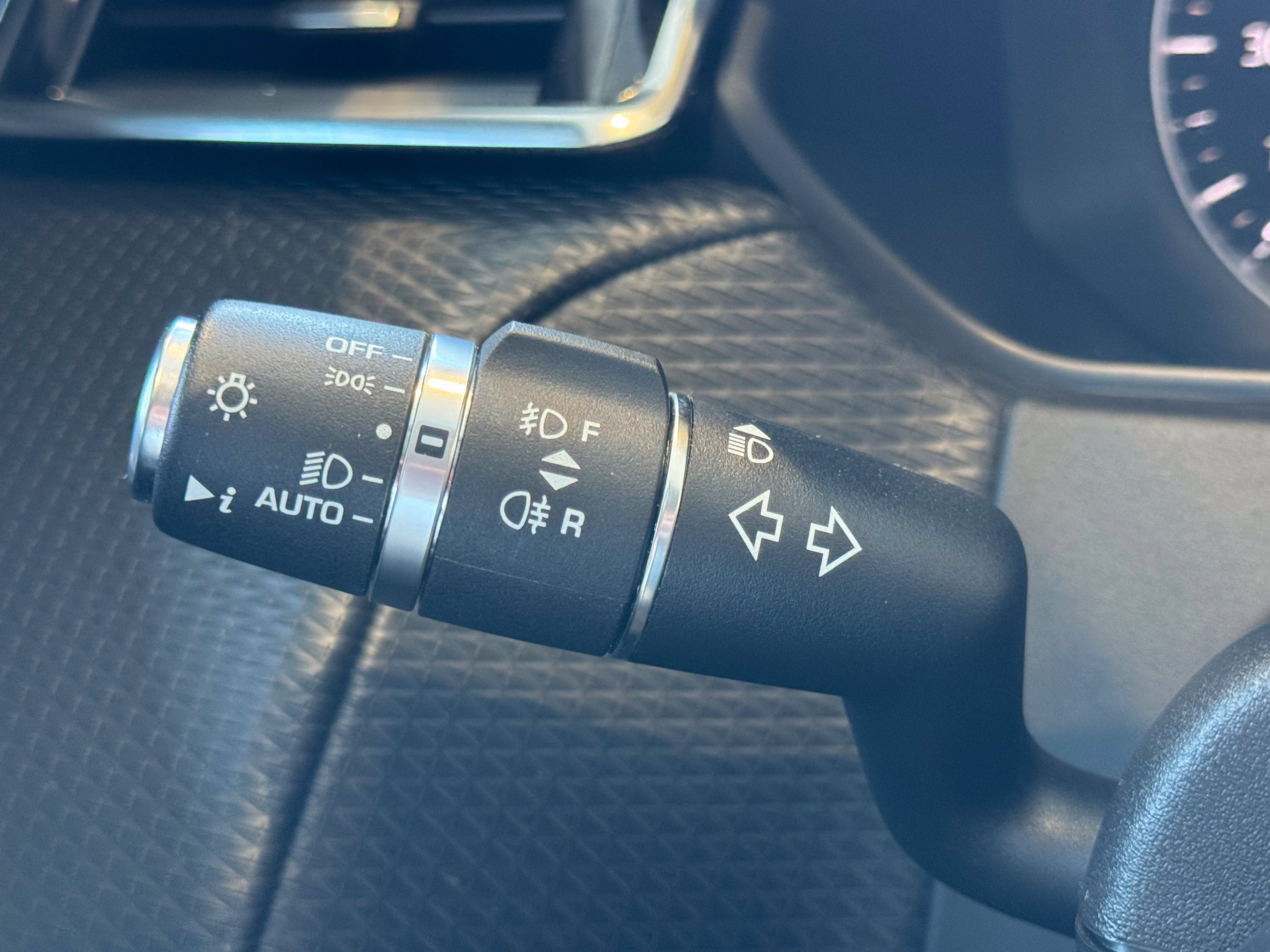 Used 2018 Land Rover Range Rover Velar S AWD/4WD image 62