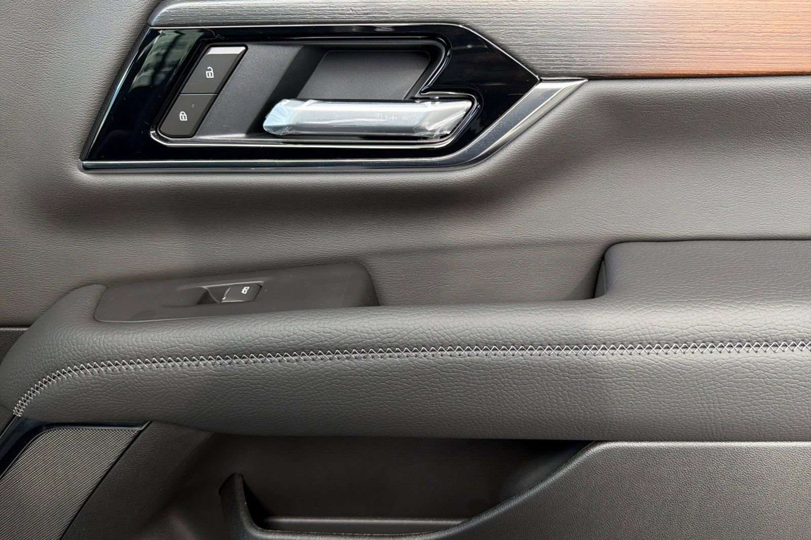 New 2026 GMC Yukon XL Denali w/ Denali Reserve Package image 21