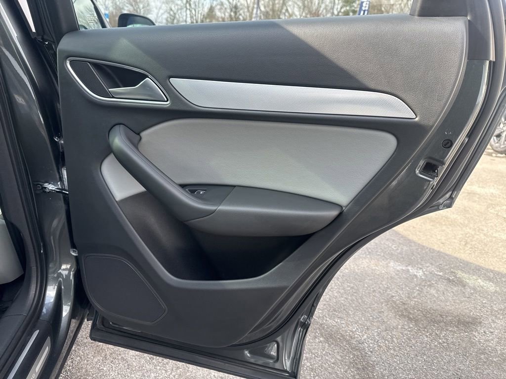 Used 2018 Audi Q3 2.0T Premium image 28