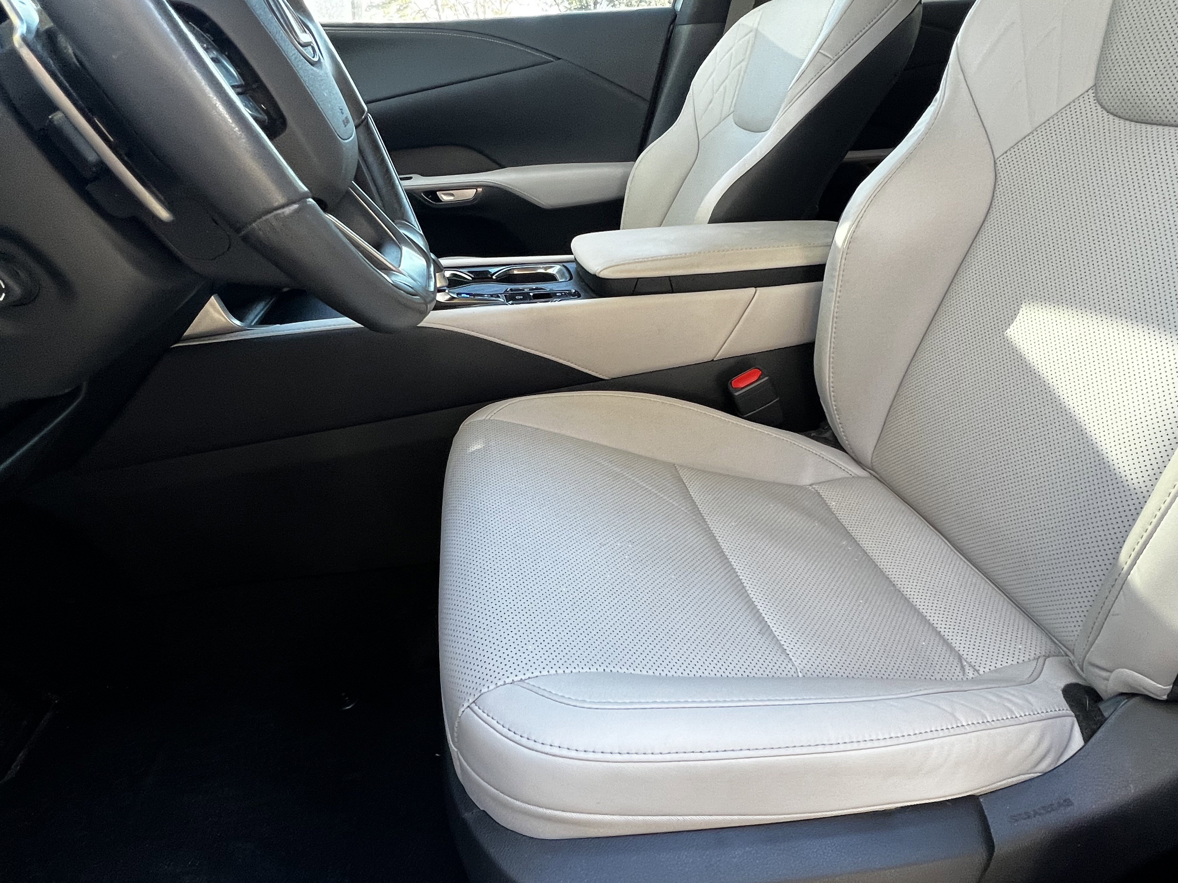 Used 2023 Lexus RX 350h image 16