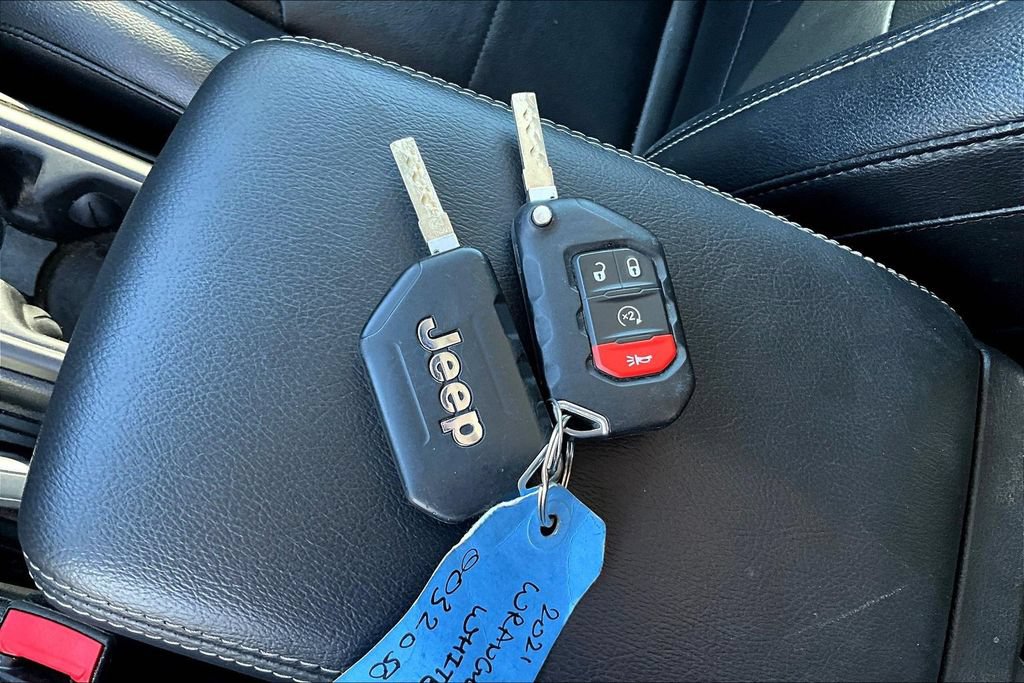 Used 2021 Jeep Wrangler Unlimited Sahara w/ Uconnect 4C Nav & Sound Group AWD/4WD image 6
