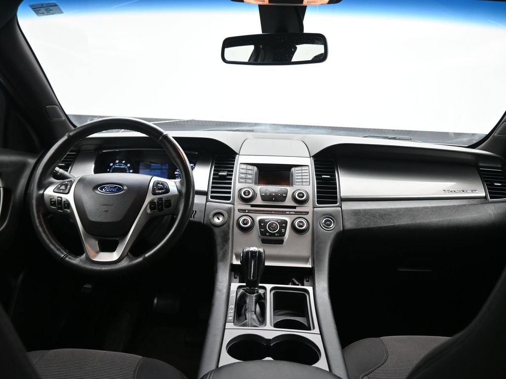 Used 2018 Ford Taurus SEL image 34