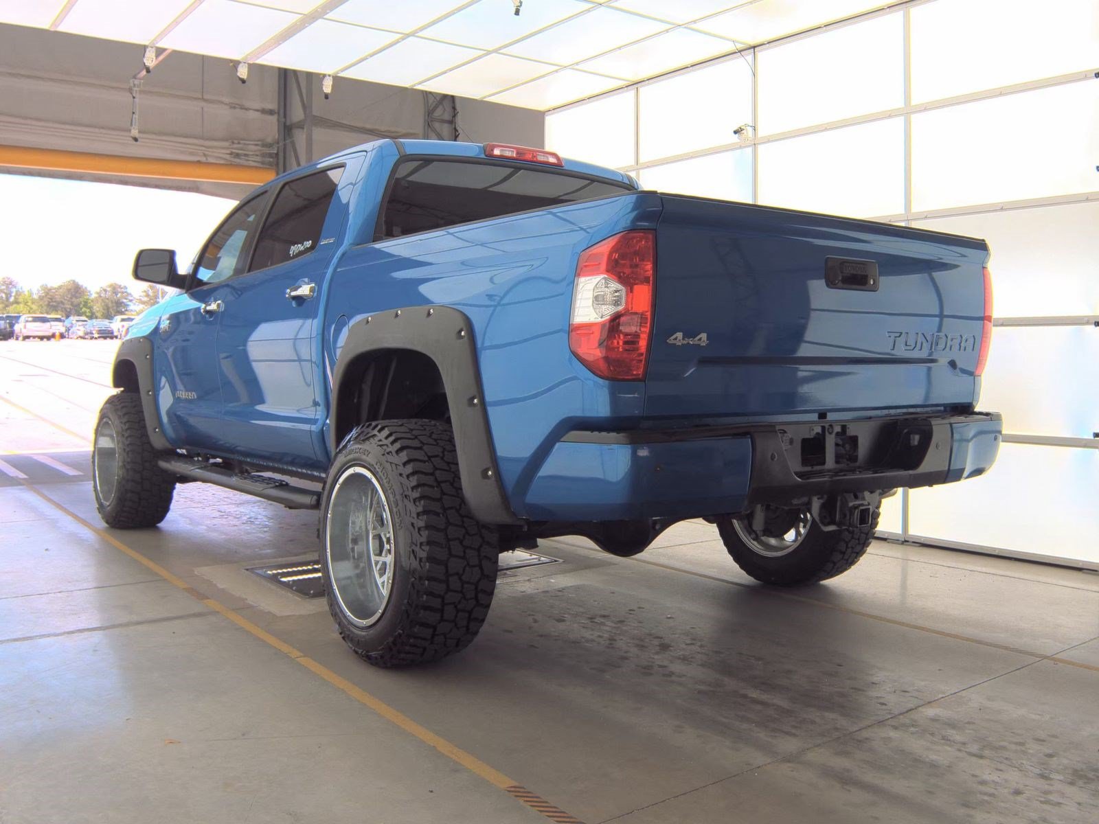 Used 2018 Toyota Tundra Limited w/ Limited Premium Package AWD/4WD image 8