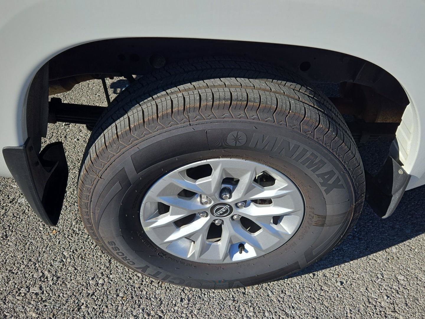 Used 2024 Nissan Frontier SV AWD/4WD image 10