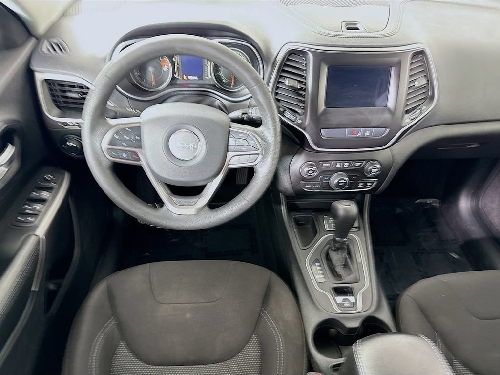 Used 2021 Jeep Cherokee Latitude FWD image 4