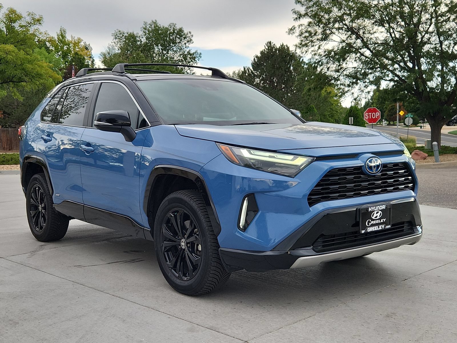 Used 2023 Toyota RAV4 XSE w/ XSE Grade Weather Package AWD/4WD image 7