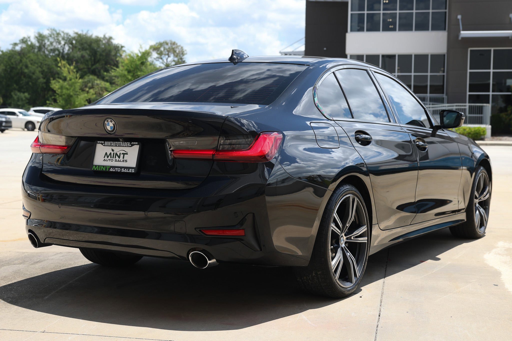 Used 2021 BMW 330i Sedan w/ Convenience Package RWD image 15