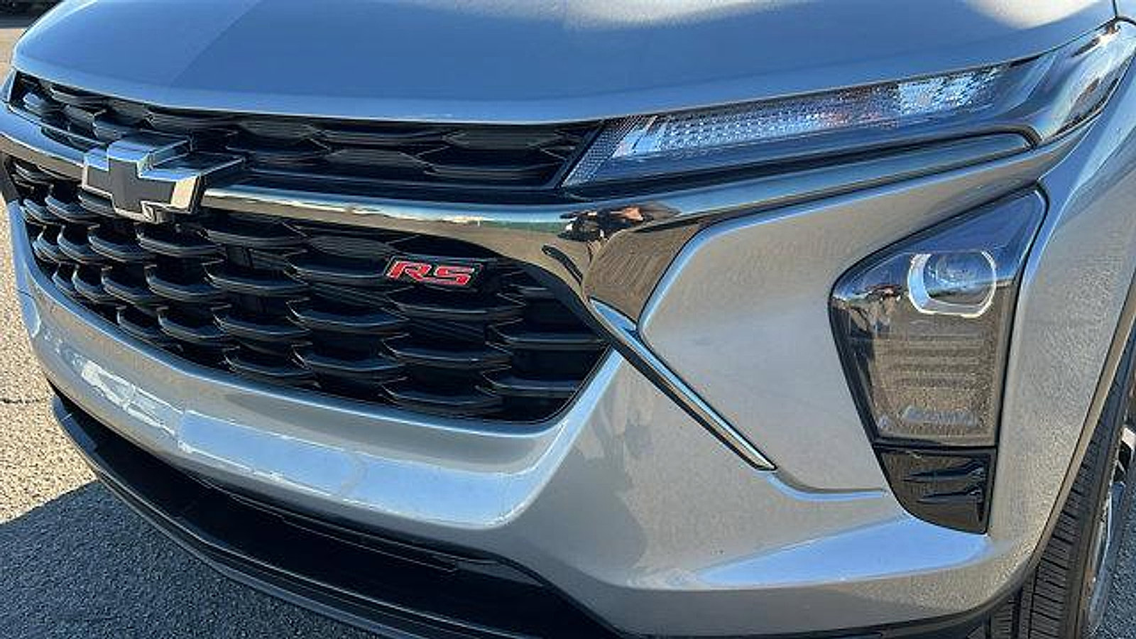 Certified 2024 Chevrolet Trax RS w/ Driver Confidence Package image 9