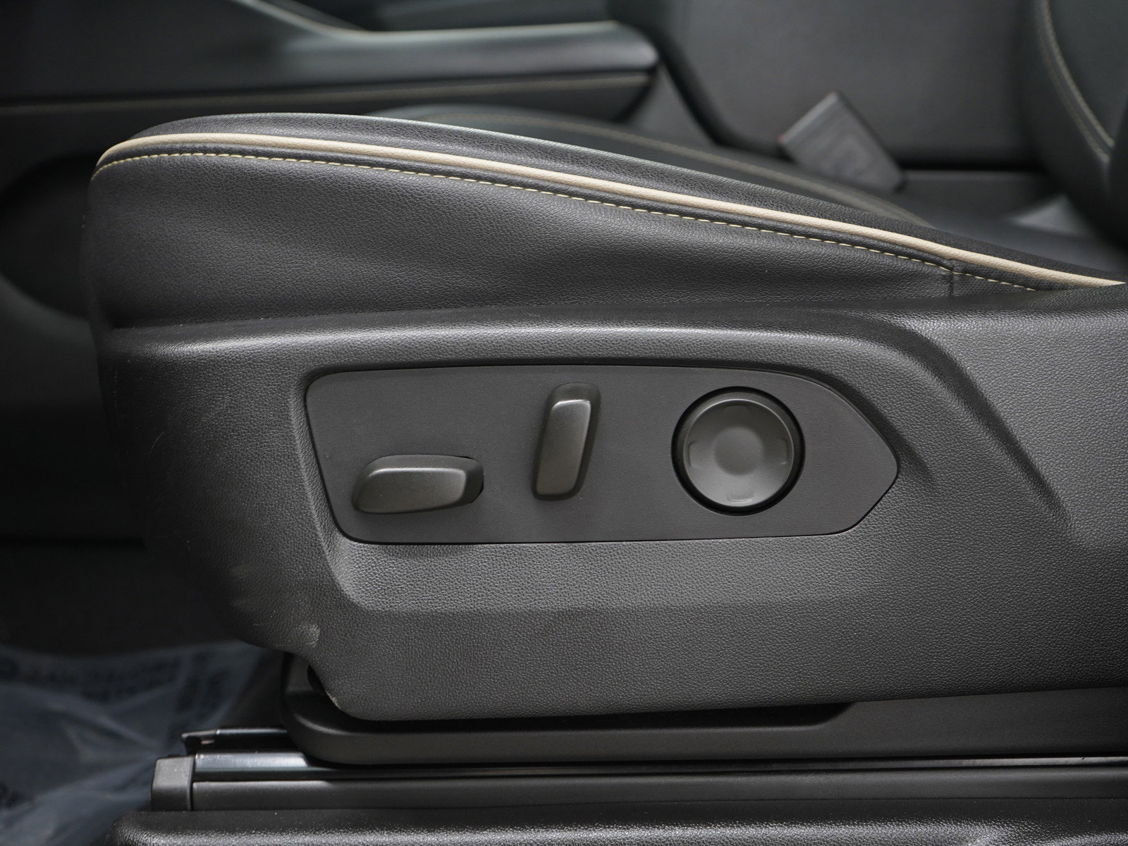 Used 2023 Chevrolet Tahoe Premier image 25