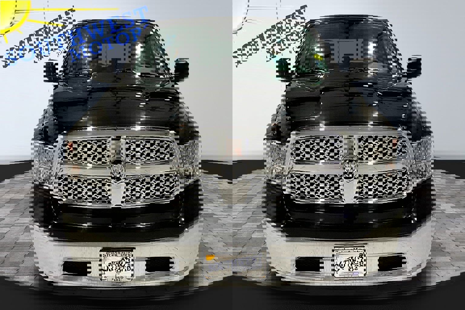 Used 2017 RAM 1500 Classic SLT image 2