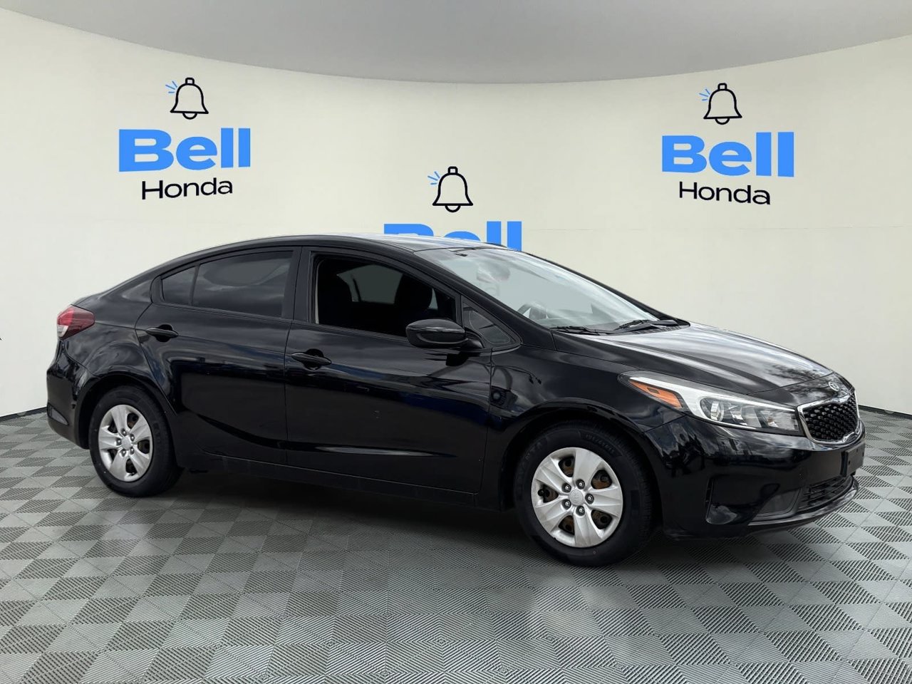 Used 2017 Kia Forte LX FWD image 6