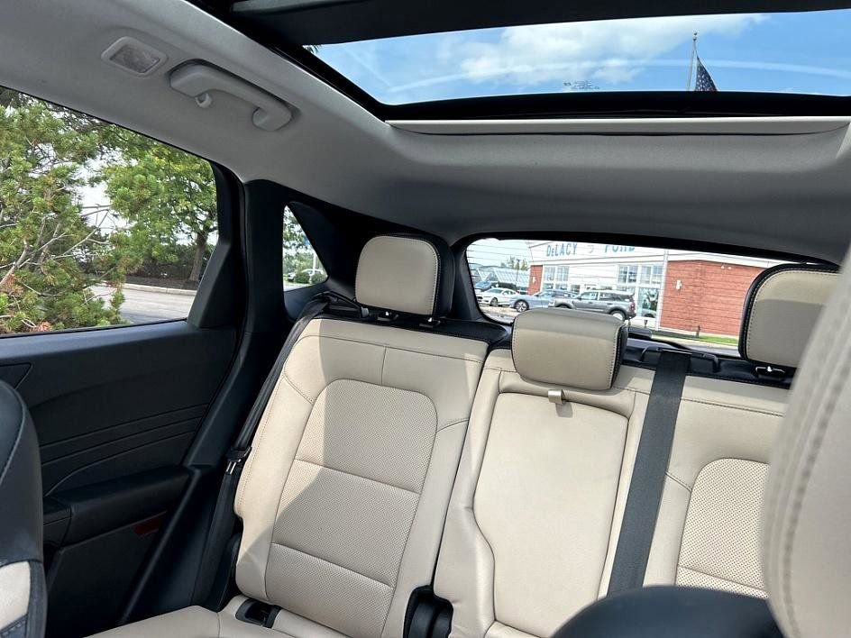 Used 2022 Ford Escape SEL image 26