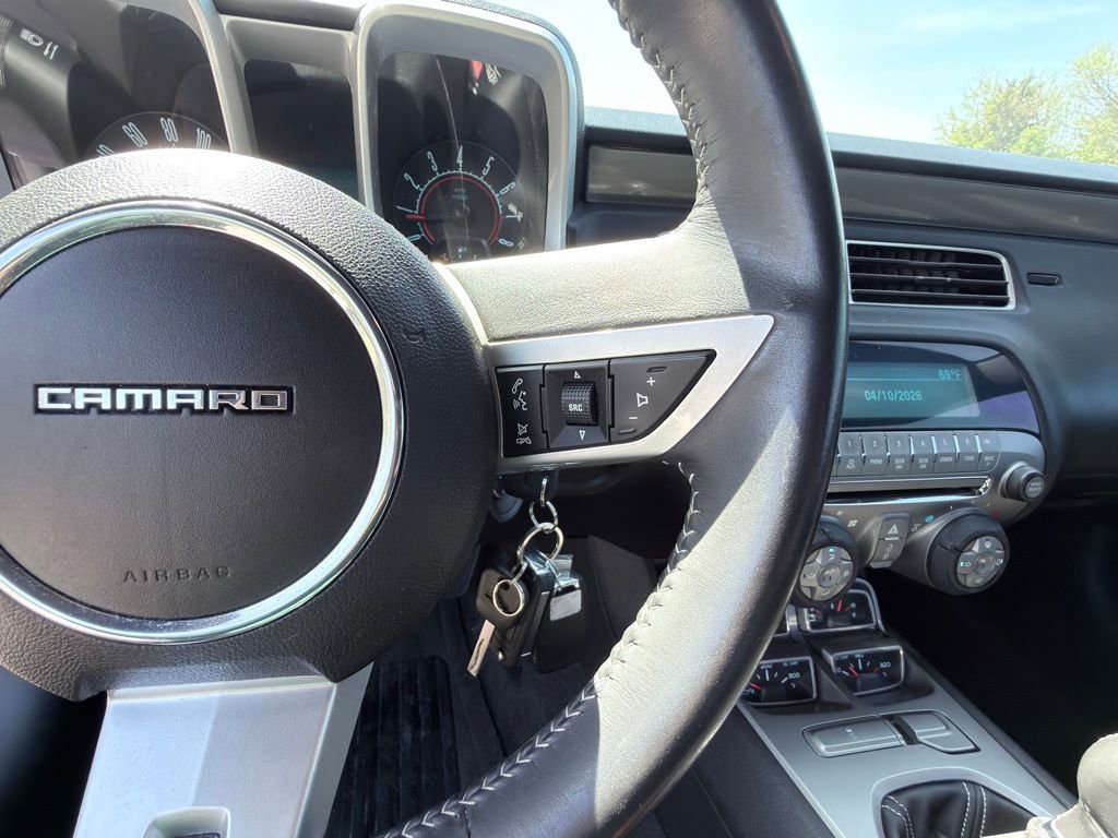 Used 2010 Chevrolet Camaro LT RWD image 3
