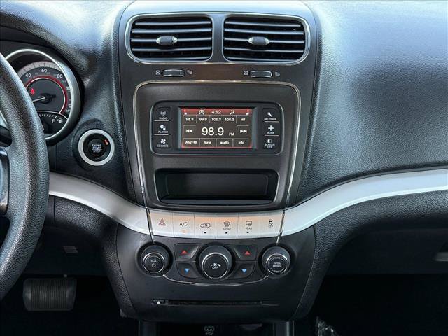 Used 2019 Dodge Journey SE FWD image 17