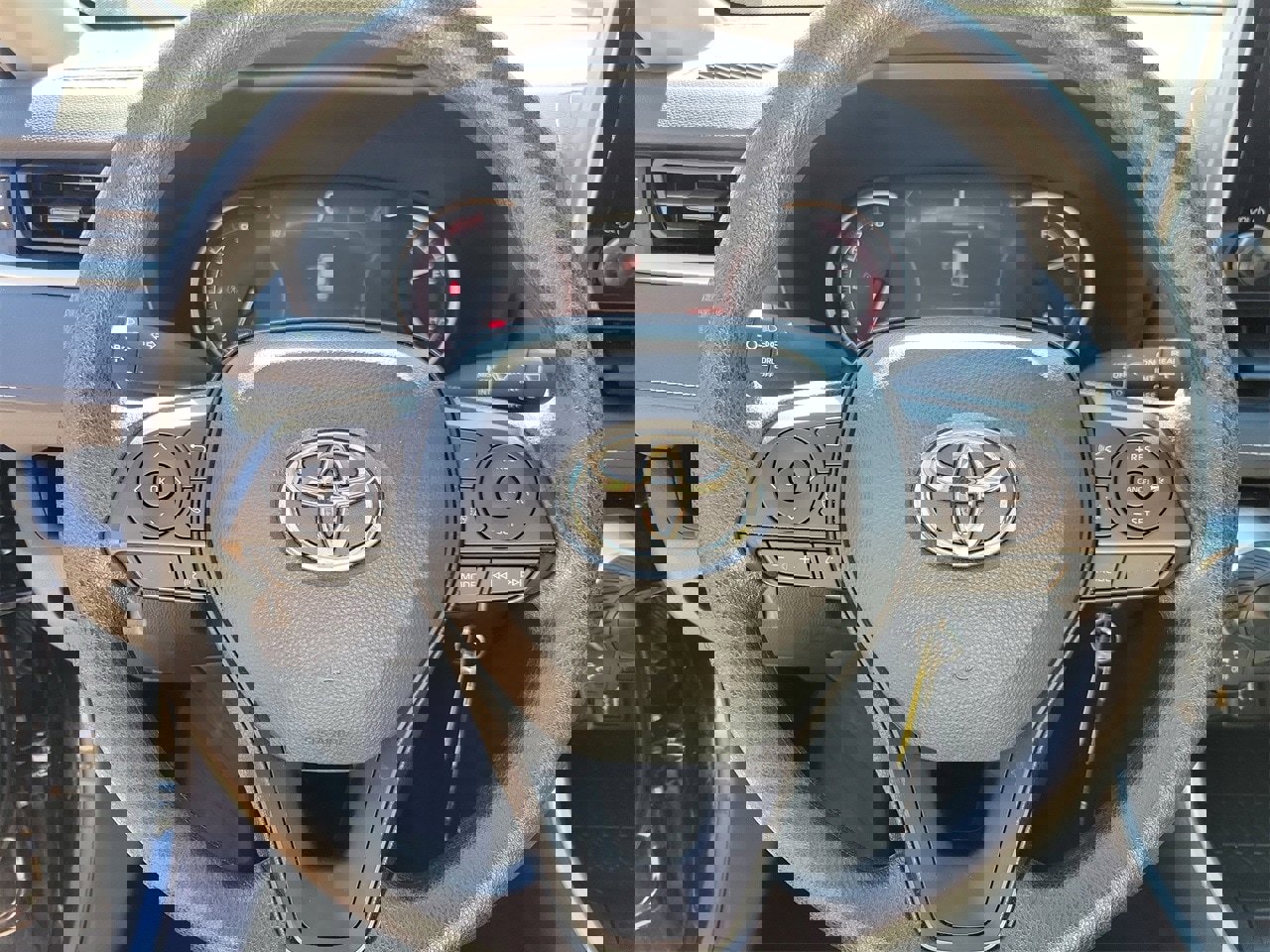 Used 2025 Toyota RAV4 LE image 18