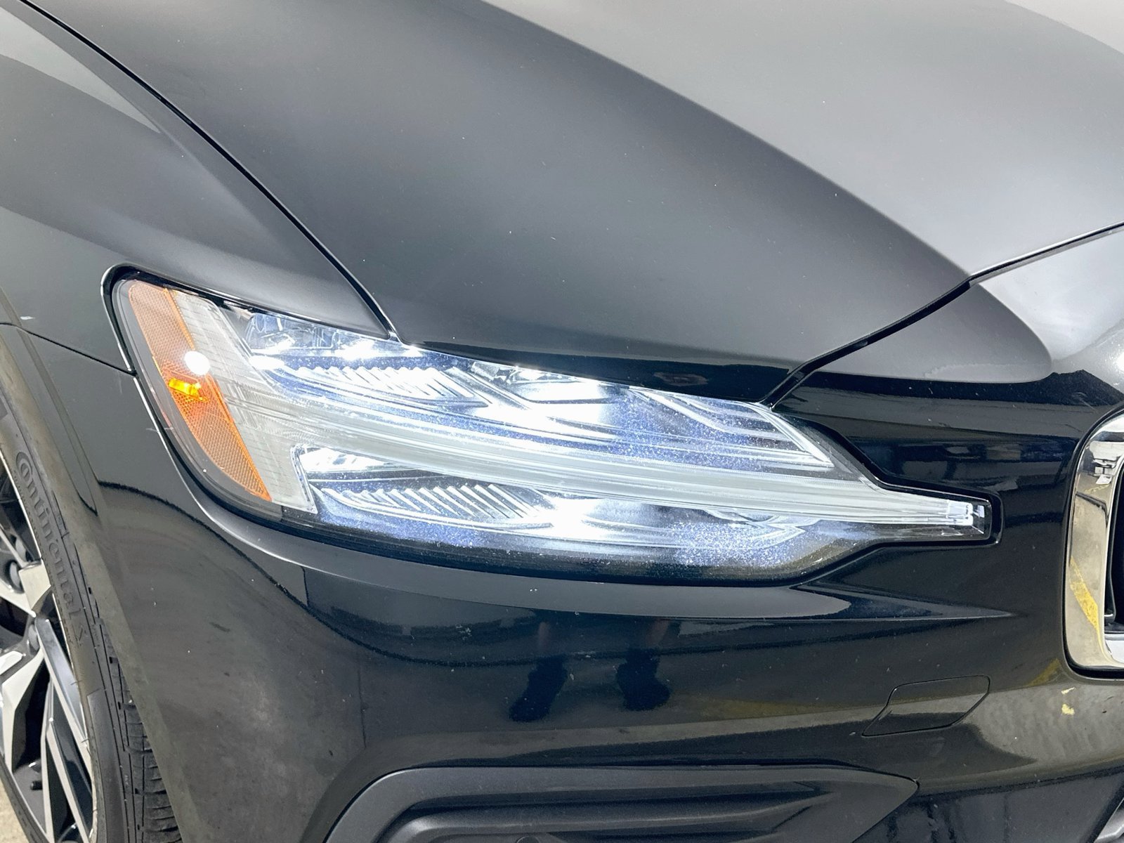 Used 2019 Volvo S60 T6 Momentum w/ Multimedia Package AWD/4WD image 9