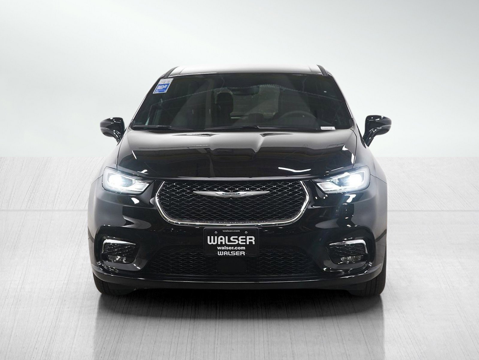 Used 2025 Chrysler Pacifica Select FWD image 11