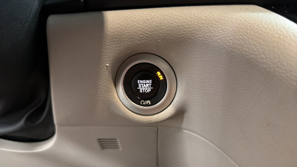 Used 2023 Chrysler Voyager LX FWD image 23