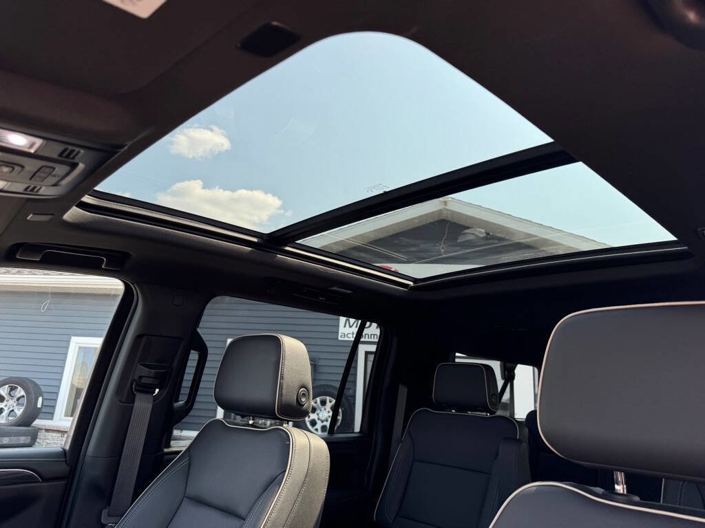 Used 2024 GMC Yukon XL SLT image 15