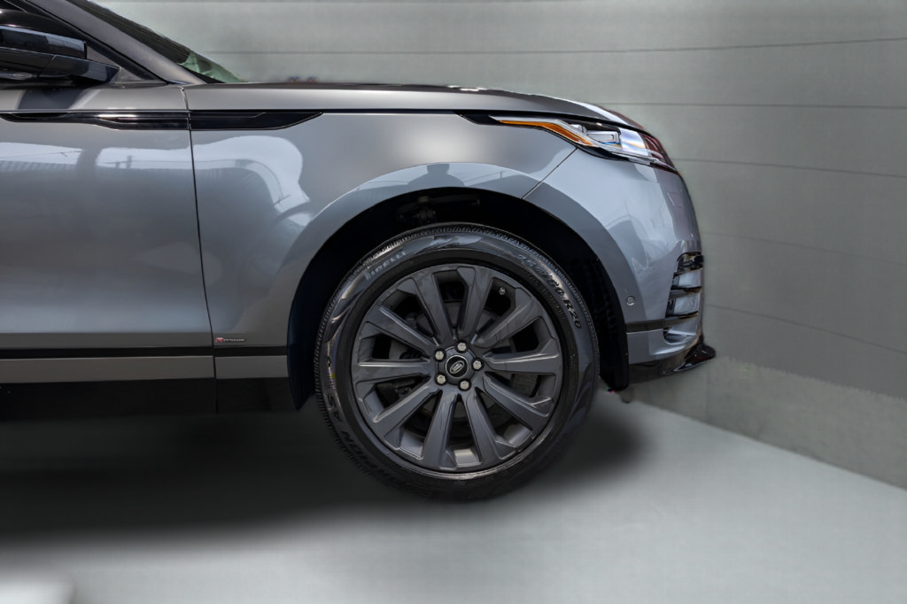 Used 2019 Land Rover Range Rover Velar R-Dynamic SE AWD/4WD image 10