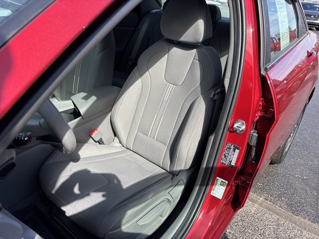 Used 2024 Hyundai Elantra SEL w/ Convenience Package image 17