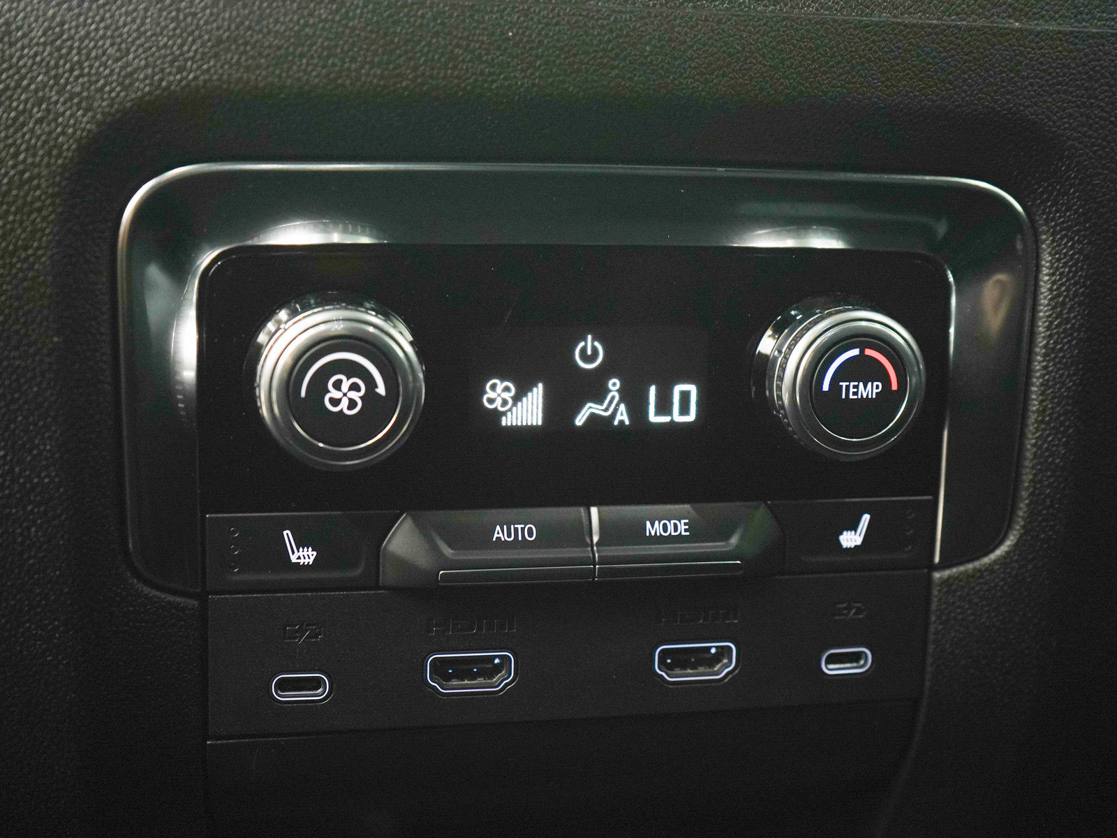 Used 2025 GMC Yukon Denali w/ Denali Reserve Package AWD/4WD image 19