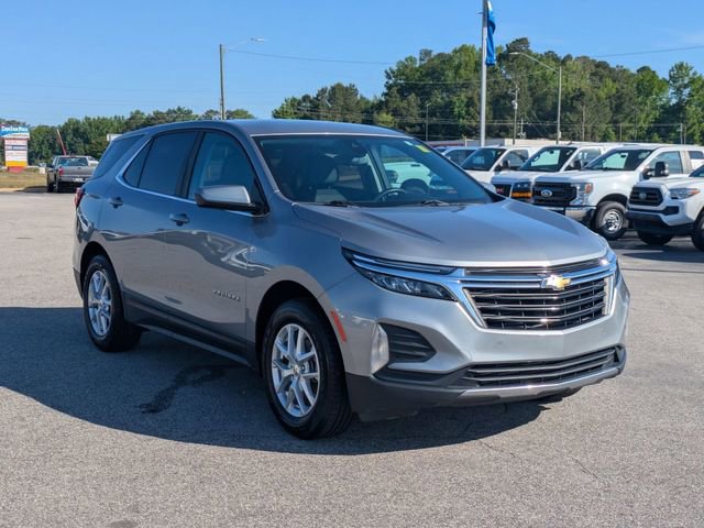 Used 2023 Chevrolet Equinox LT w/ Driver Convenience Package AWD/4WD image 2