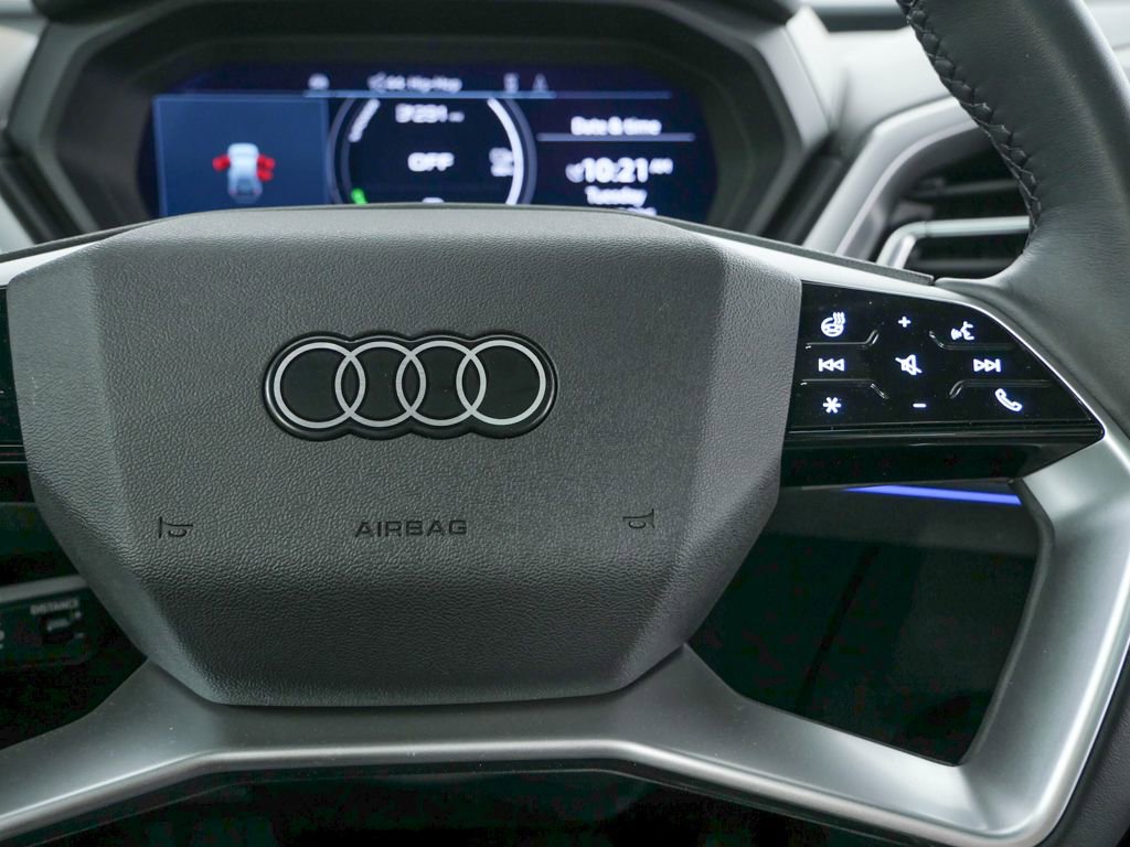 Used 2025 Audi Q4 e-tron Premium Plus w/ Premium Plus image 11