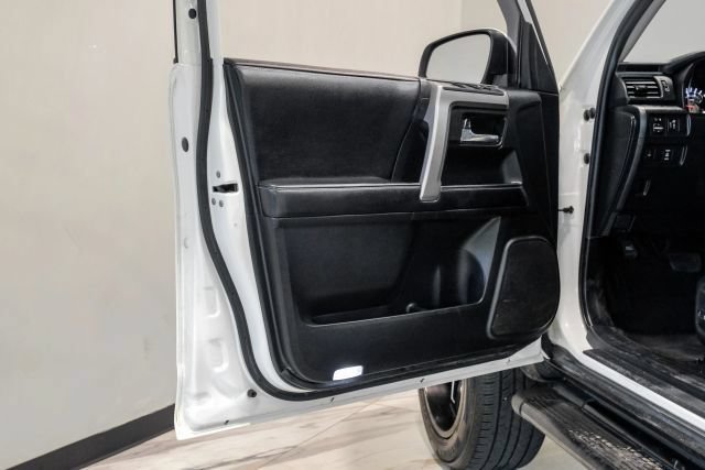 Used 2017 Toyota 4Runner SR5 RWD image 55