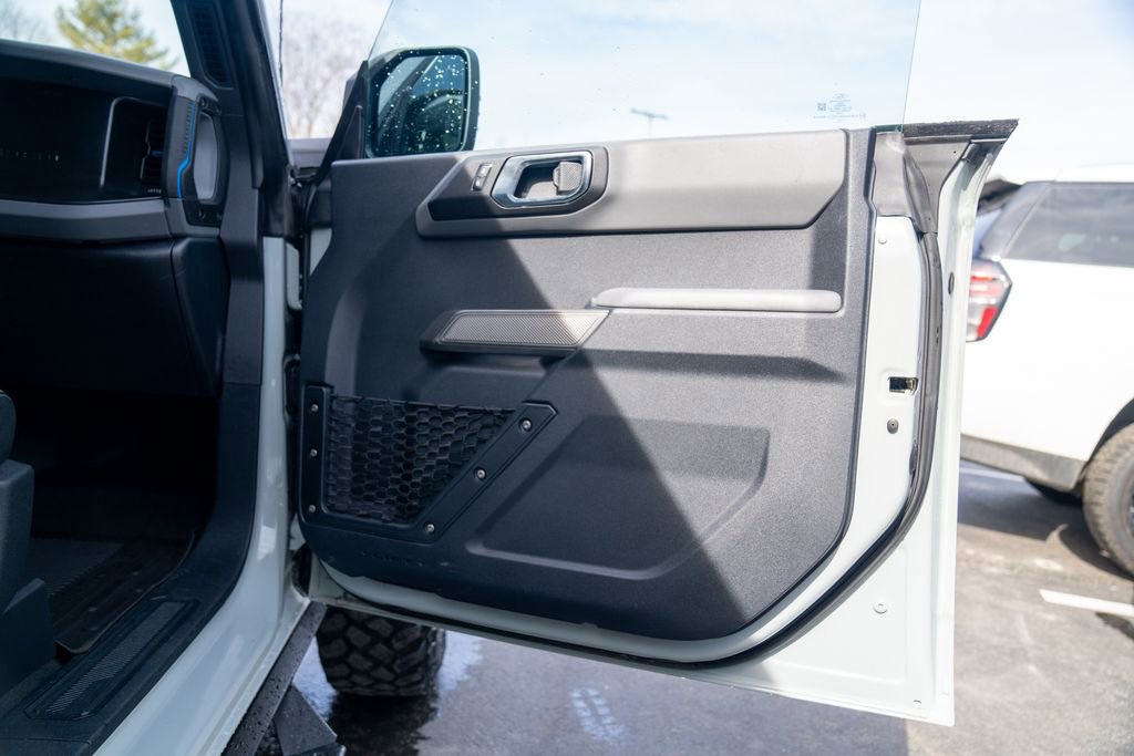 Used 2022 Ford Bronco Black Diamond image 10