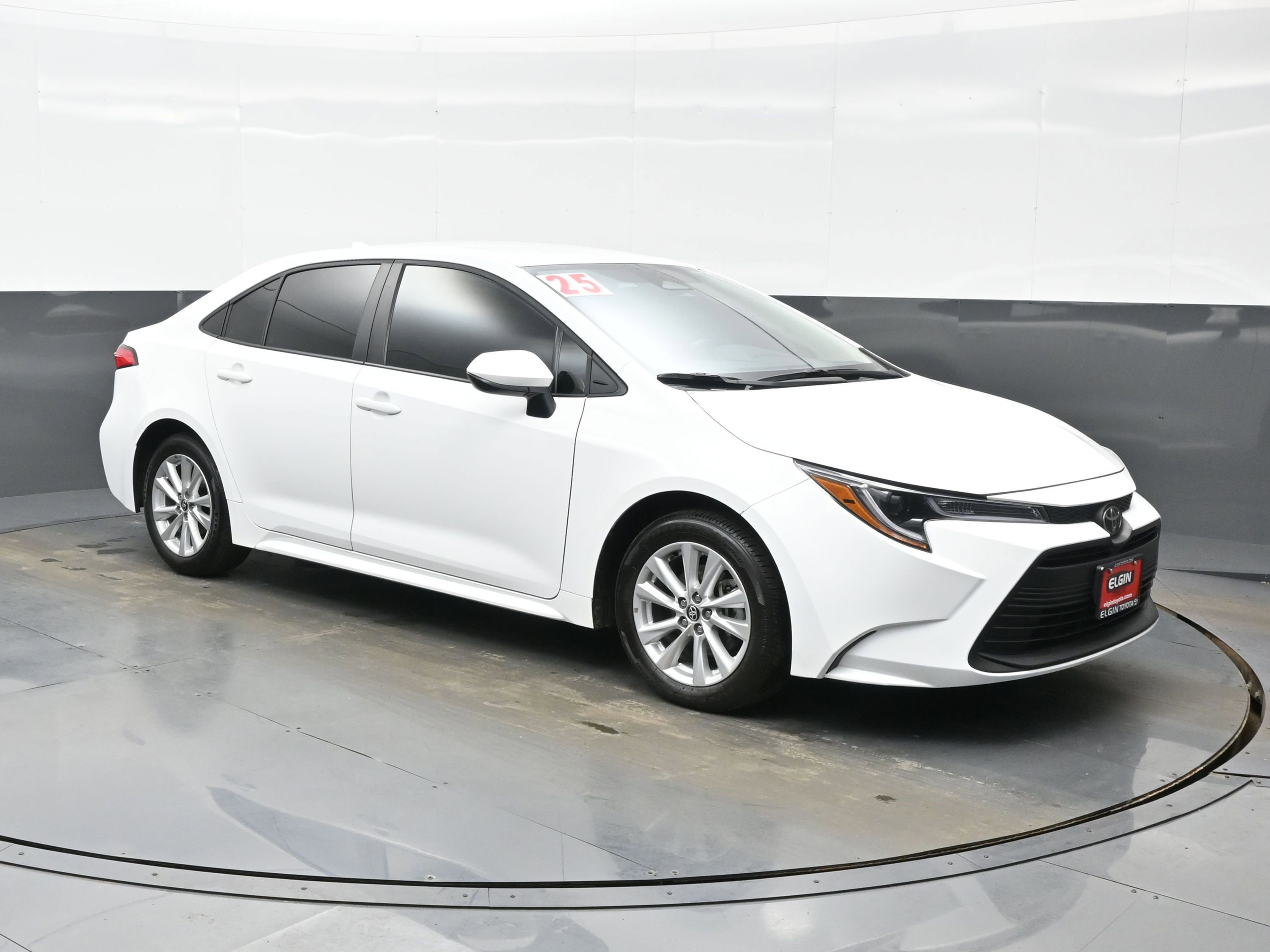 Used 2025 Toyota Corolla LE w/ LE Premium Package image 8