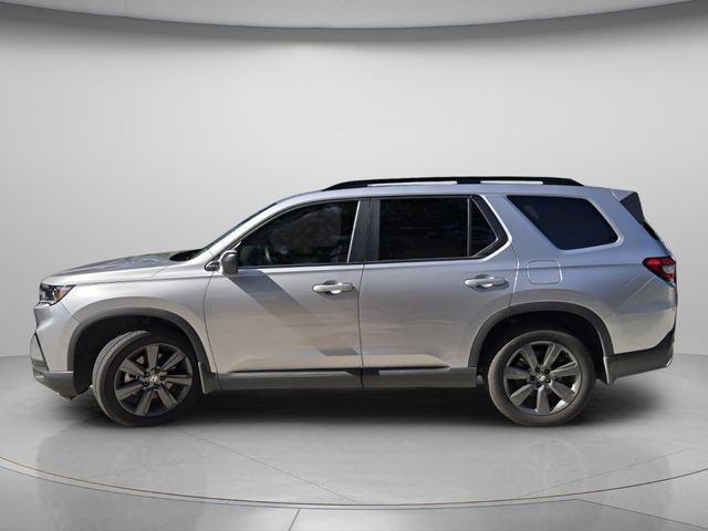 Used 2025 Honda Pilot Sport image 5