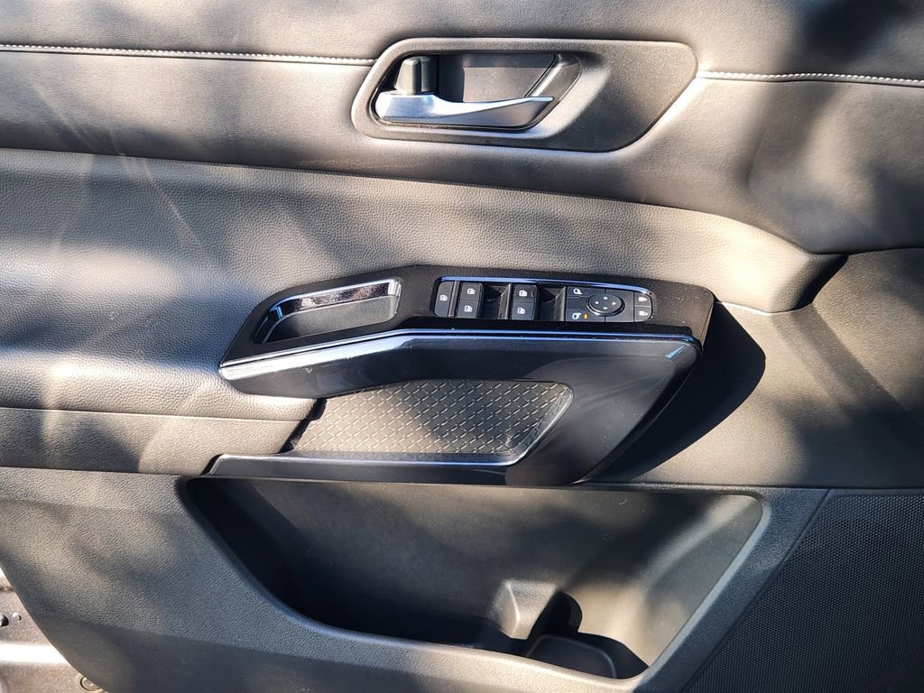 Used 2022 Nissan Pathfinder S w/ Cargo Package image 24