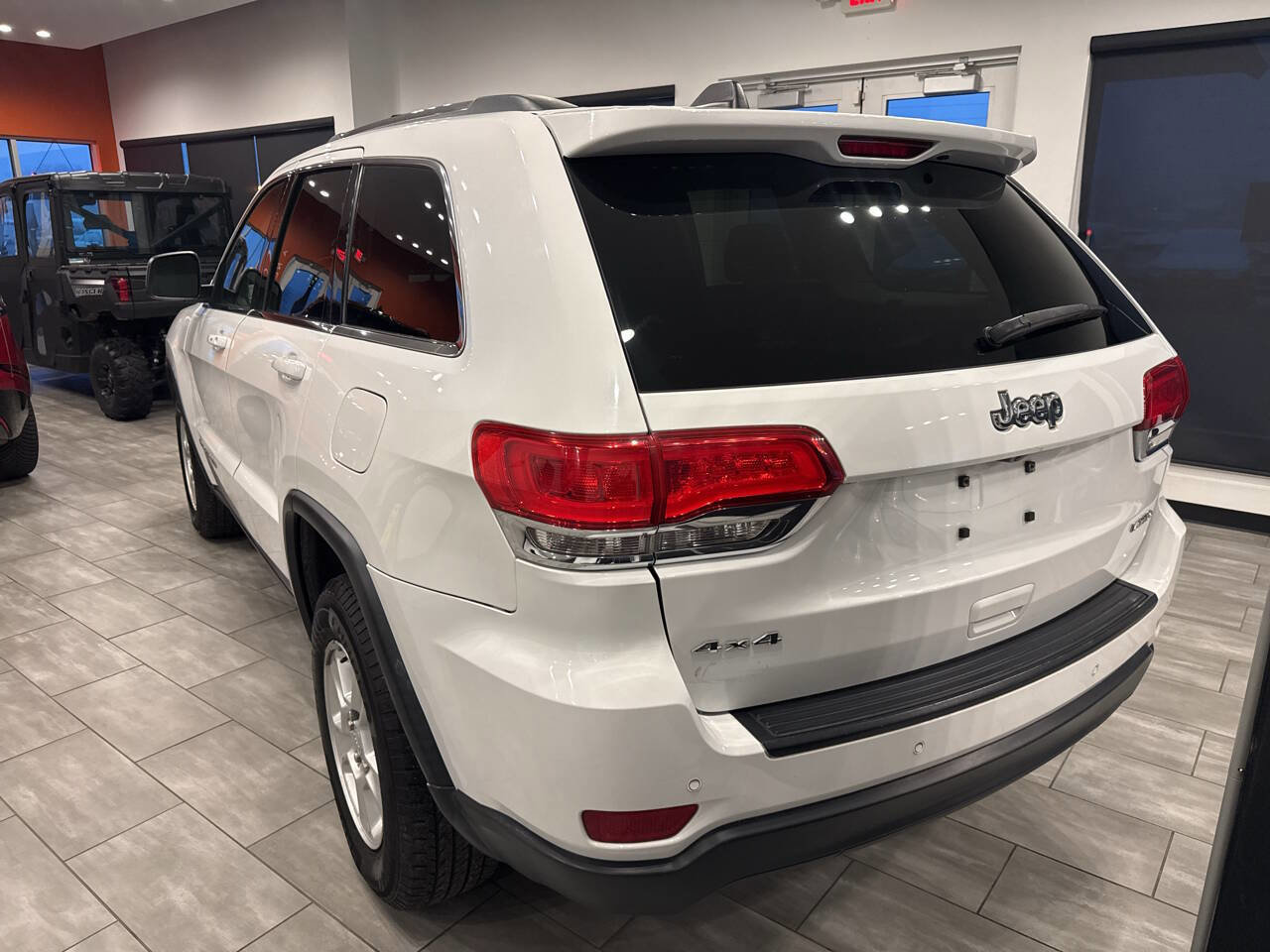 Used 2016 Jeep Grand Cherokee Laredo w/ Quick Order Package 23E AWD/4WD image 13