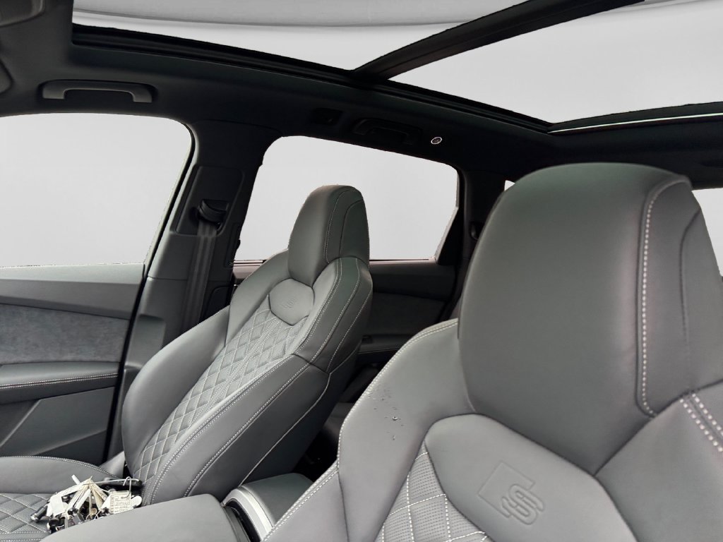 Used 2026 Audi SQ7 Premium Plus AWD/4WD image 25