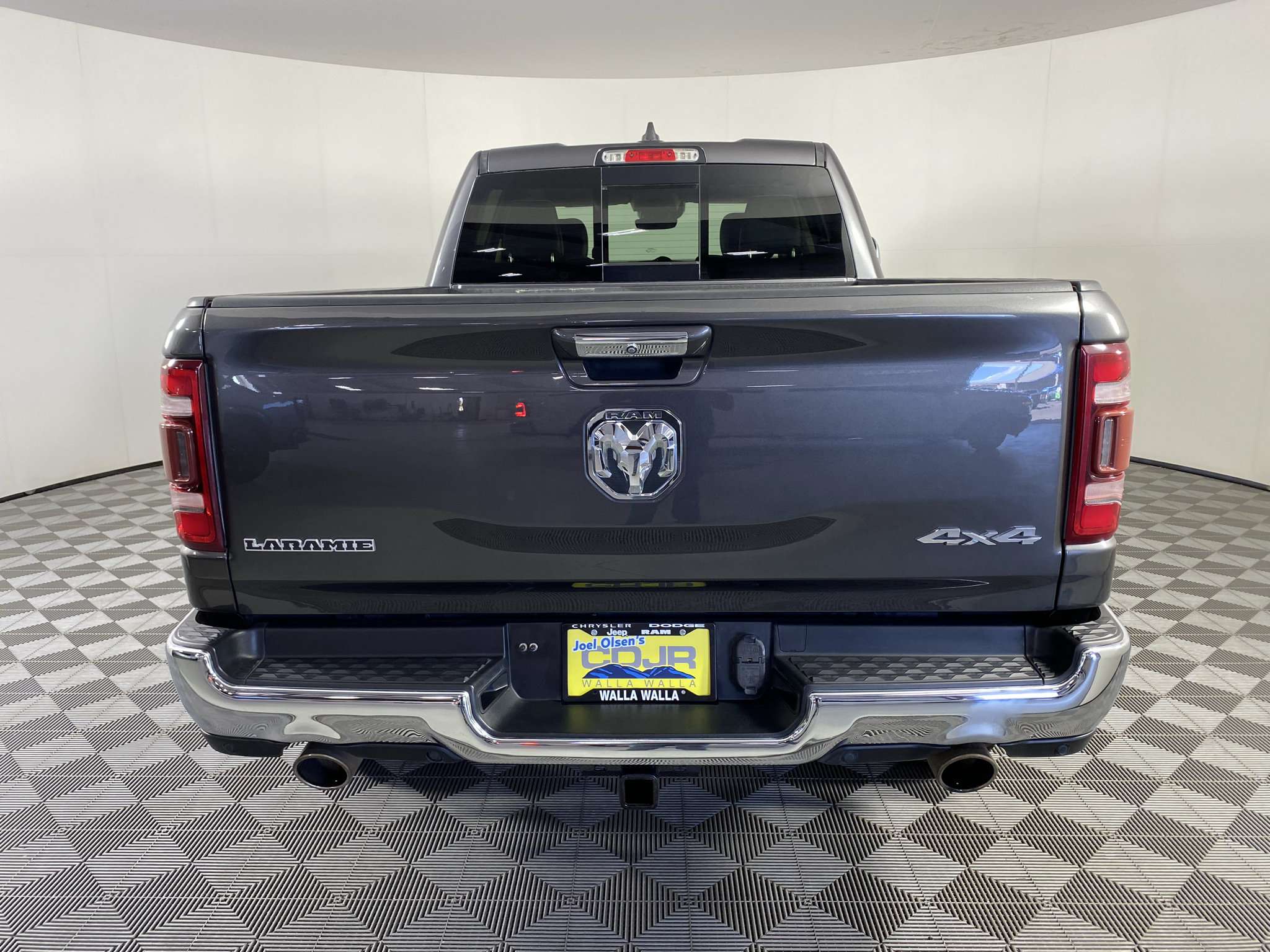 Used 2019 RAM 1500 Laramie AWD/4WD image 11