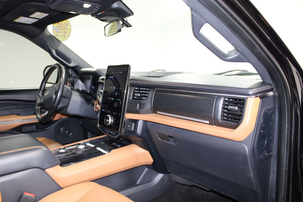 Used 2022 Ford Expedition Platinum AWD/4WD image 31