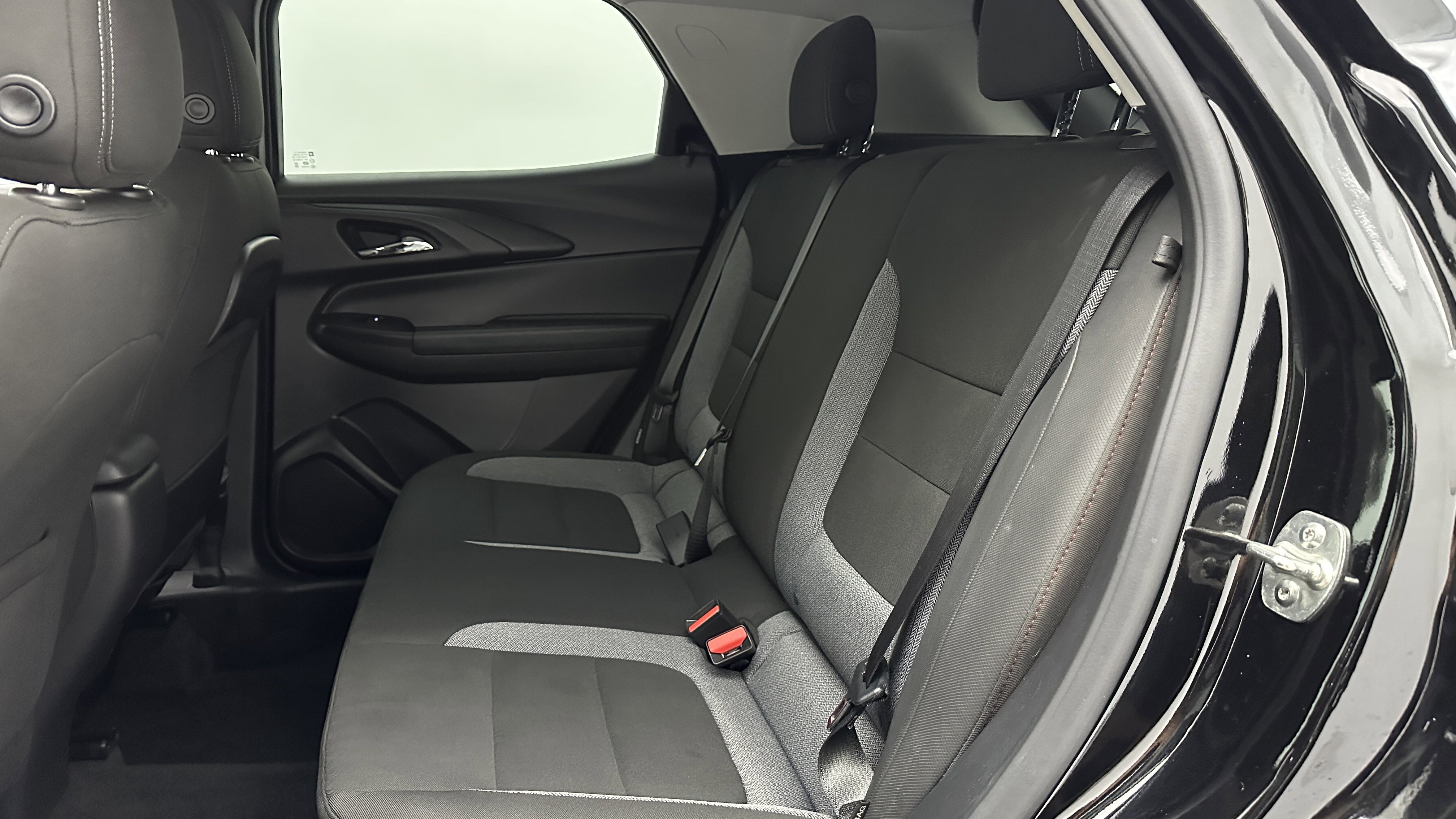 Used 2025 Chevrolet TrailBlazer LT image 28