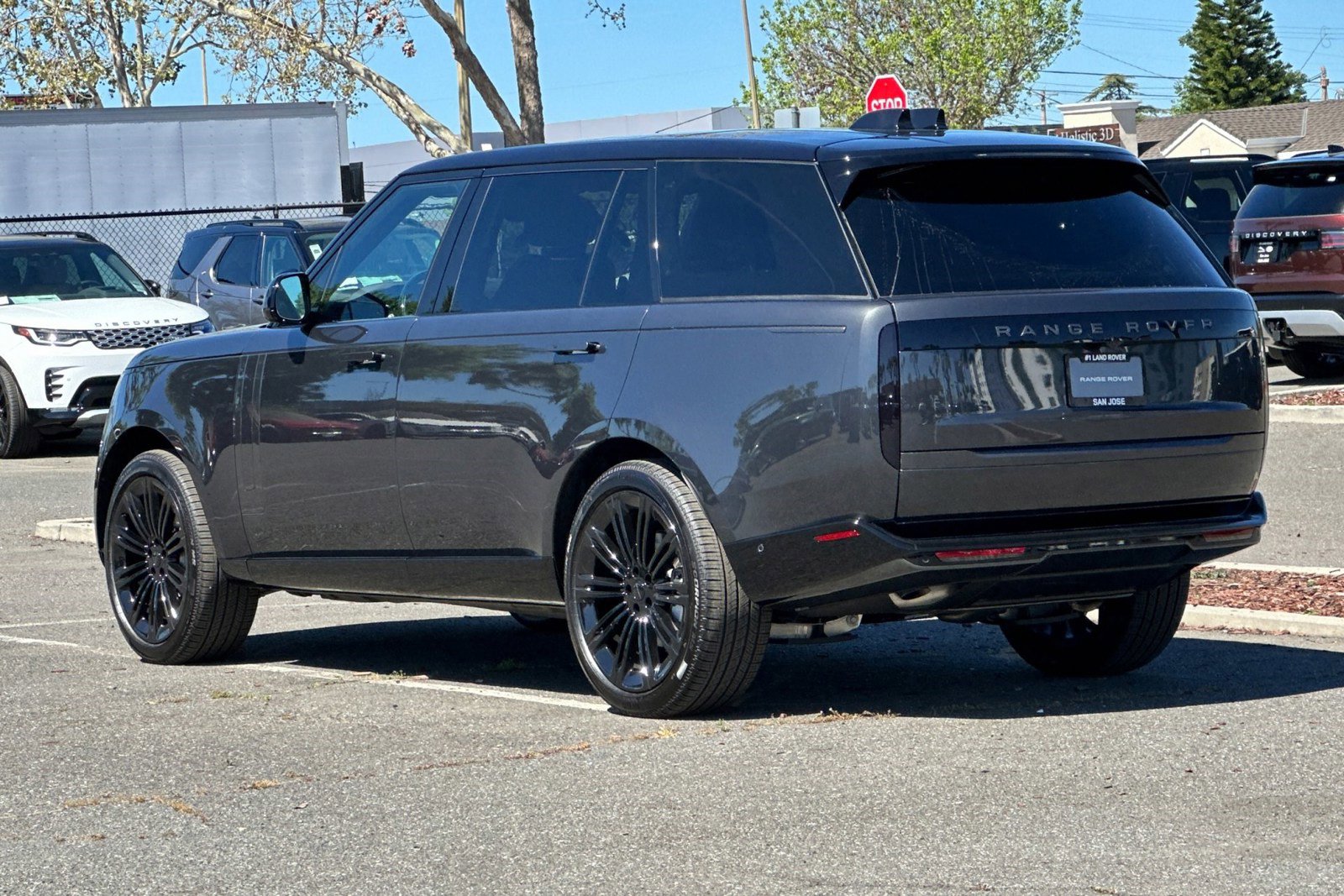 New 2026 Land Rover Range Rover Long Wheelbase SE image 4