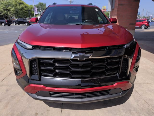 Used 2025 Chevrolet Equinox ACTIV w/ Safety and Technology Package FWD image 11