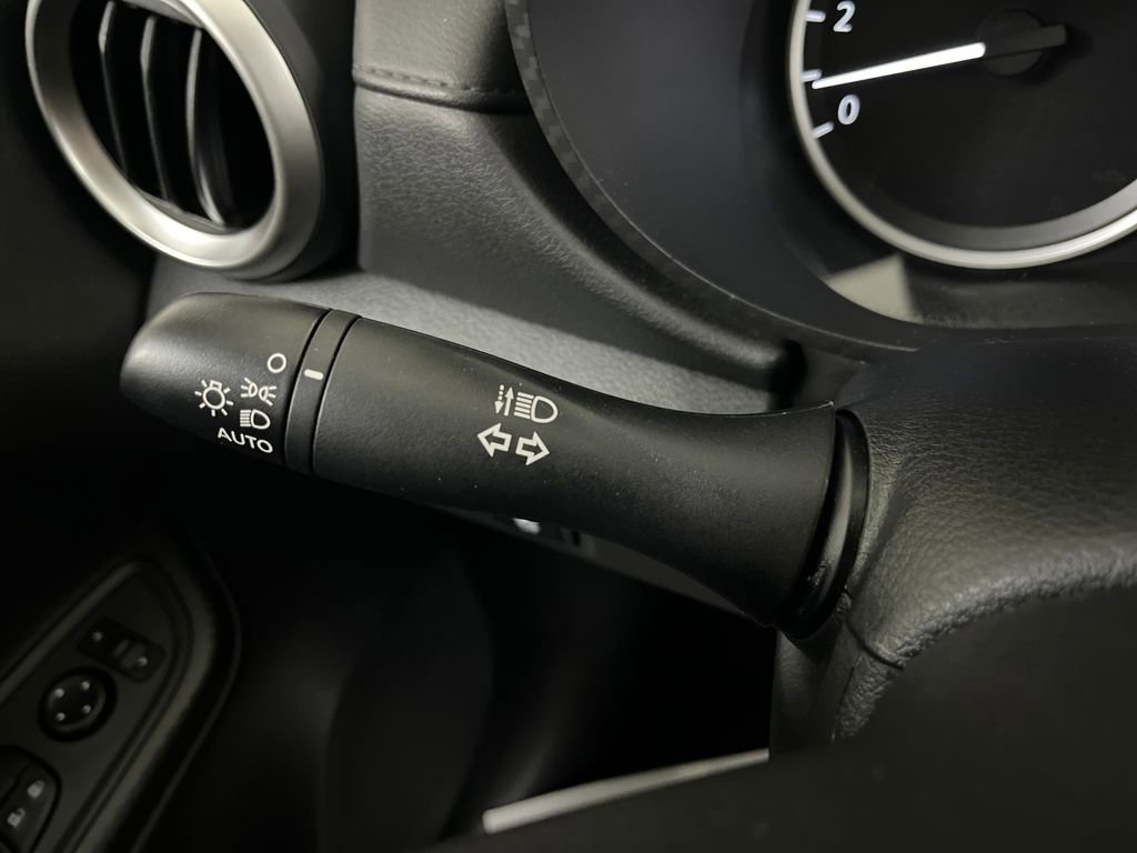 Used 2025 Nissan Versa S w/ S Plus Package image 59