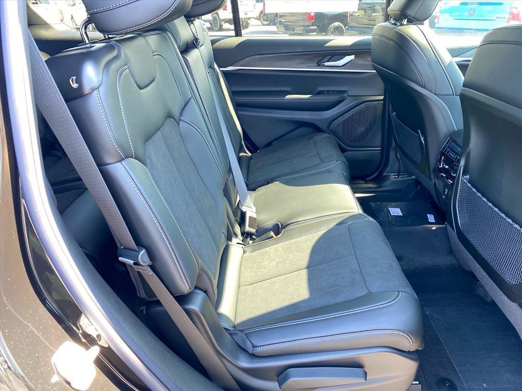 New 2026 Jeep Grand Cherokee L 4WD image 17