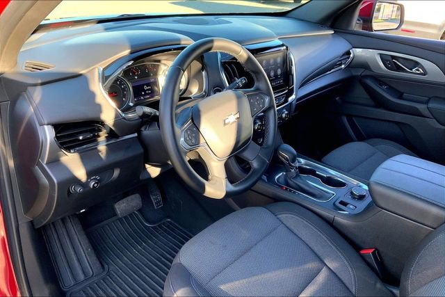 Used 2023 Chevrolet Traverse LT w/ Rear Camera Mirror Package image 14