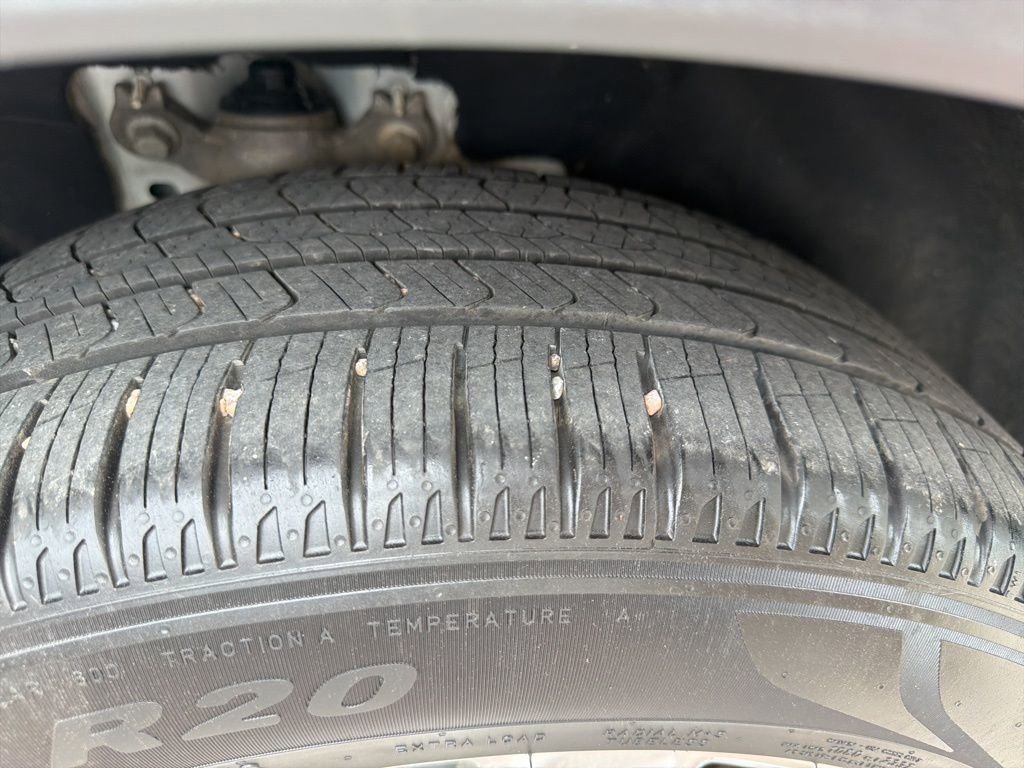 Used 2020 Ford Explorer Limited image 14