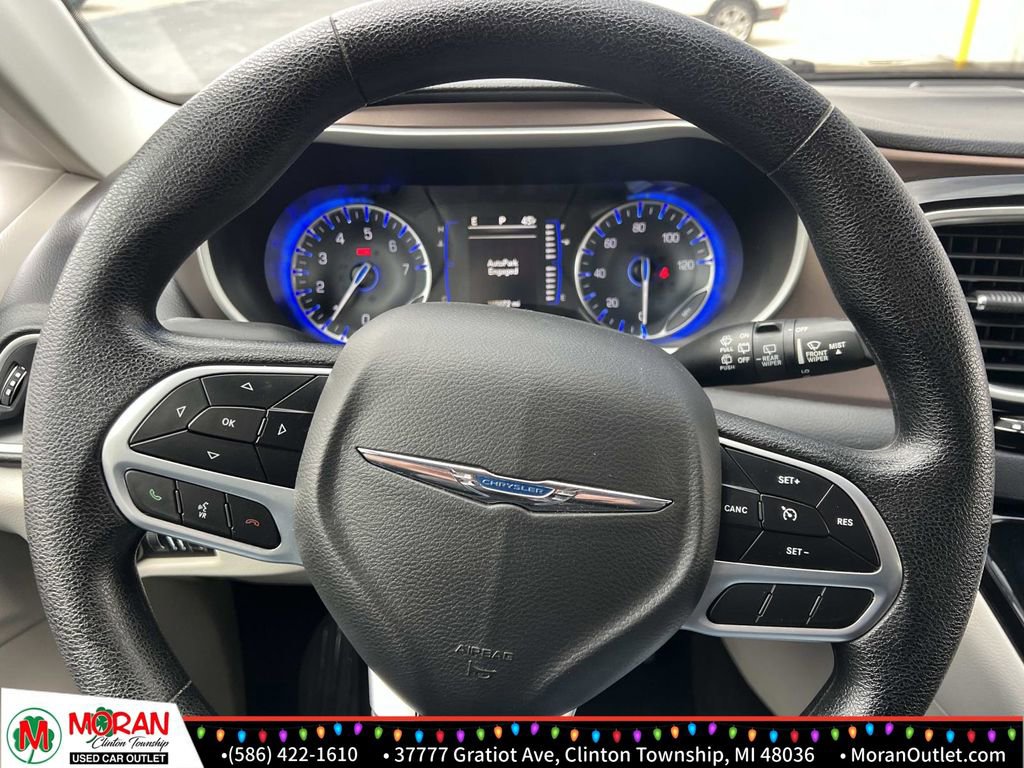 Used 2021 Chrysler Voyager LX image 17