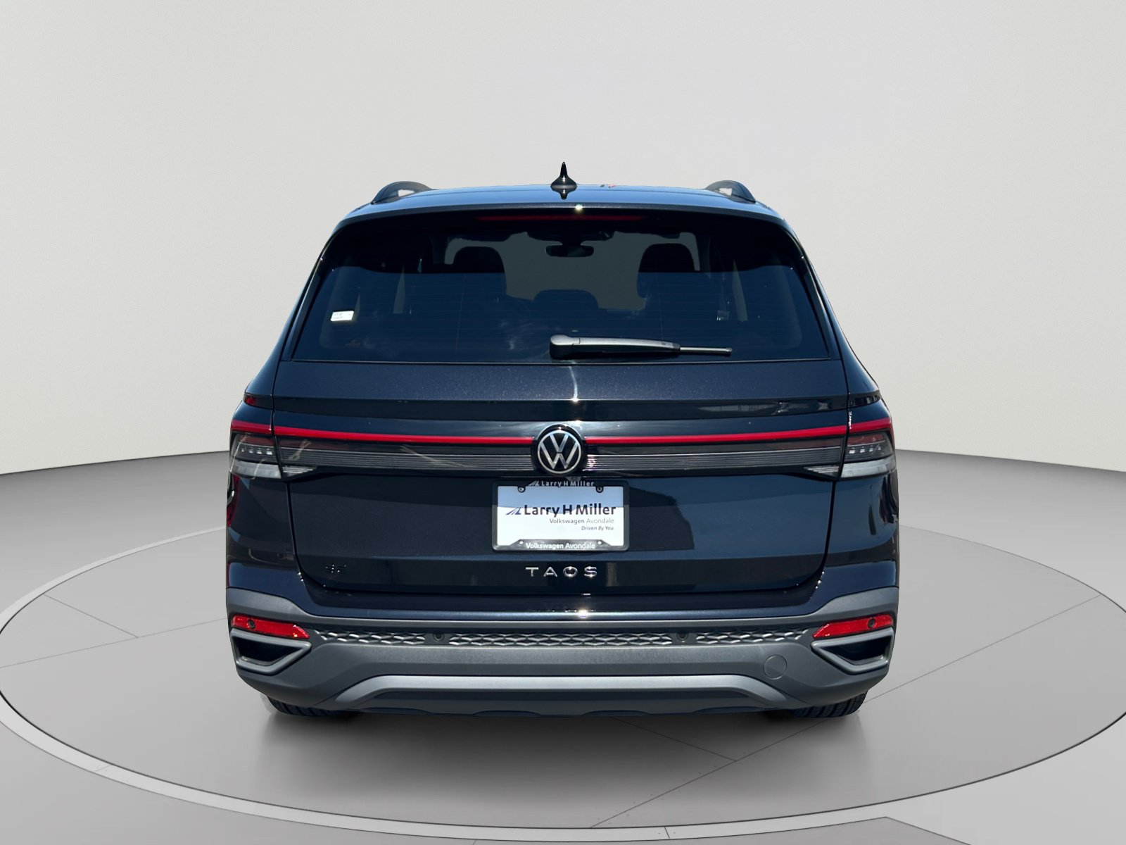 New 2026 Volkswagen Taos SE FWD image 4