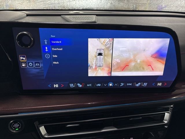 Used 2024 Chevrolet Traverse RS image 17