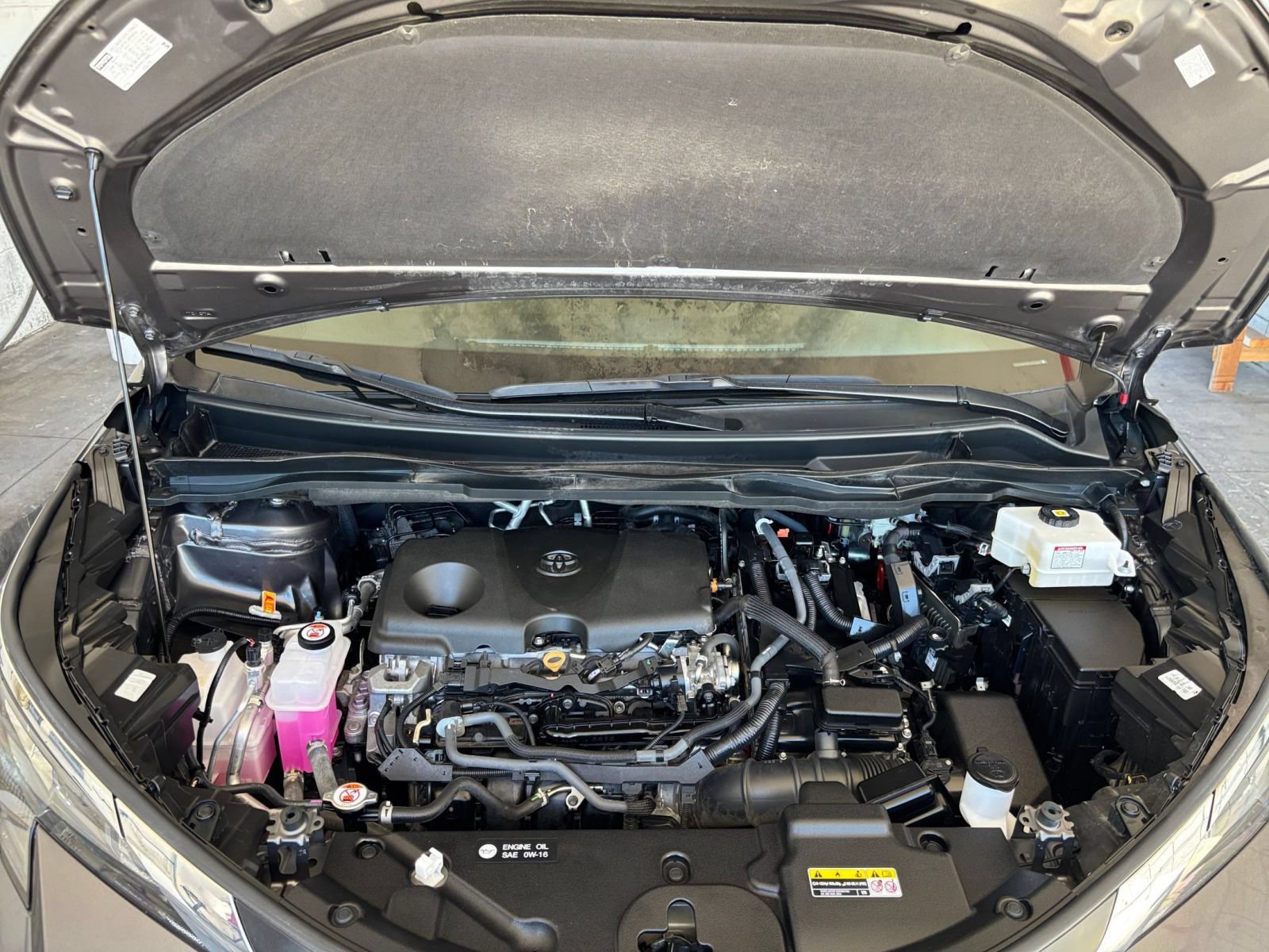 Used 2025 Toyota Sienna XLE FWD image 34
