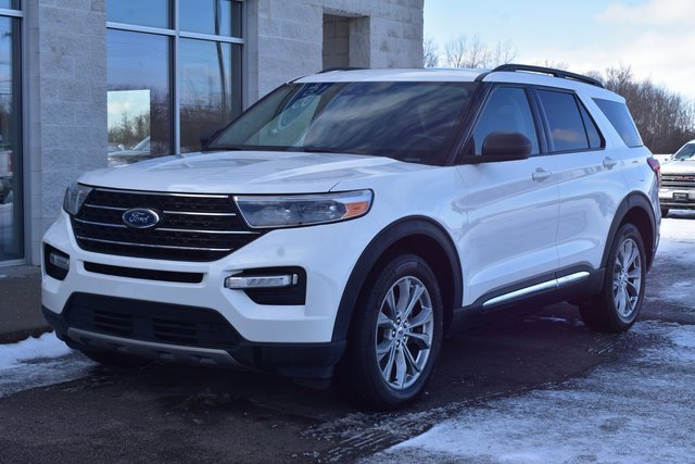 Used 2023 Ford Explorer XLT w/ Equipment Group 202A image 9