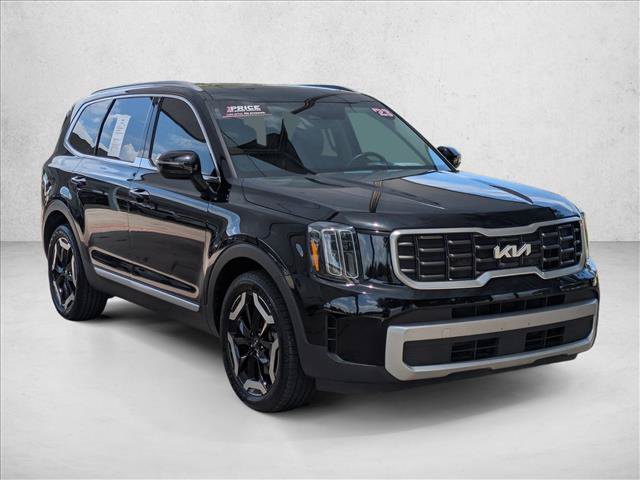 Used 2023 Kia Telluride S w/ S Sunroof Package FWD image 3